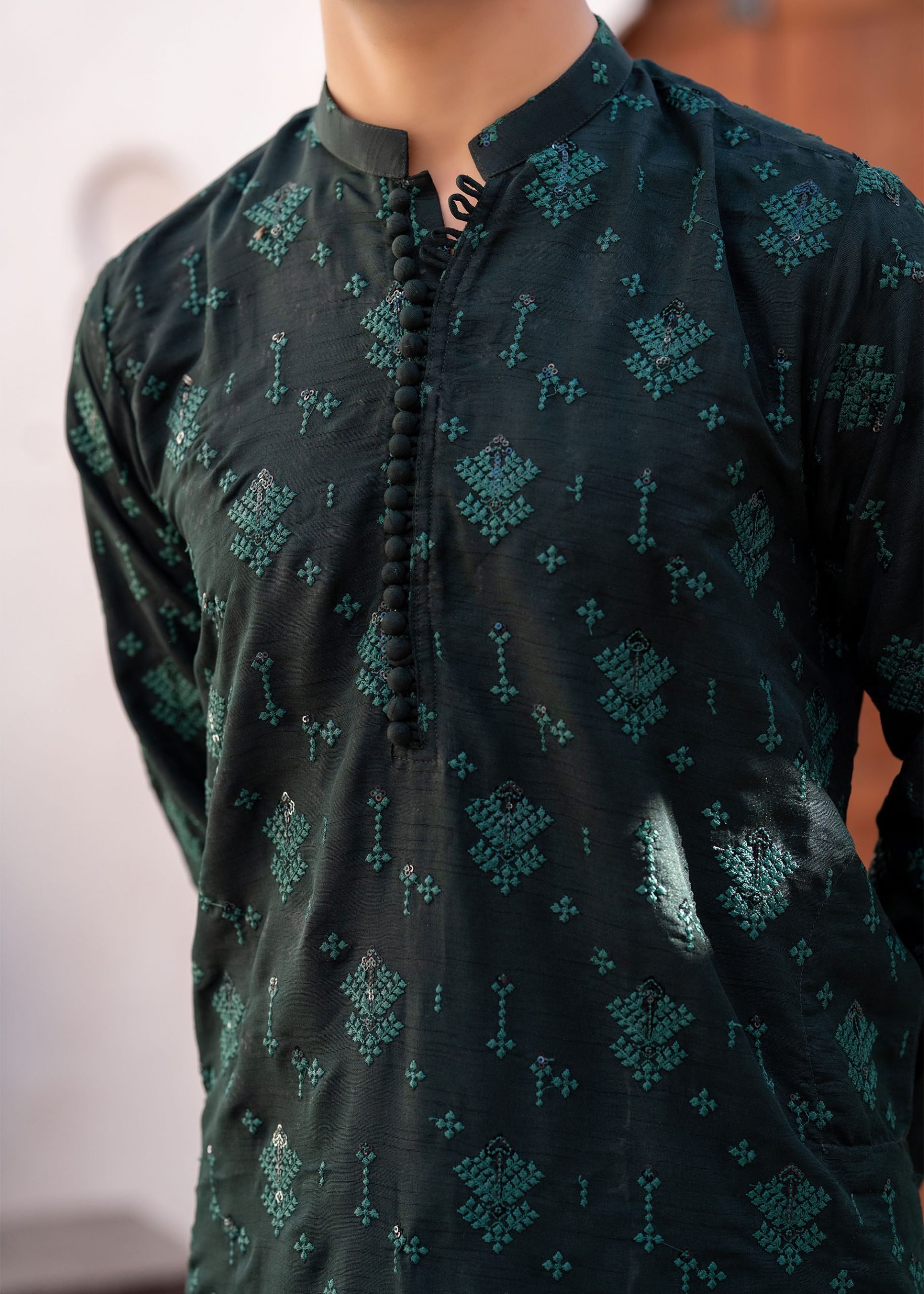 Untitled-1_0002_DSC00328 blank